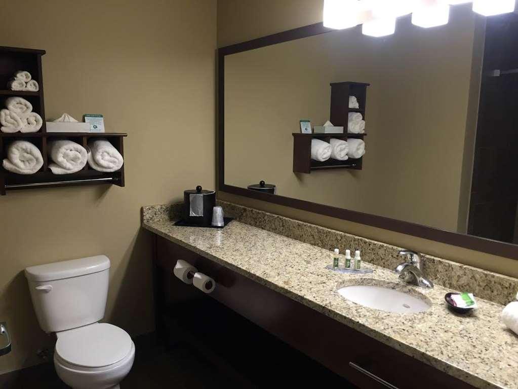 Grandstay Hotel & Suites Delano Room photo