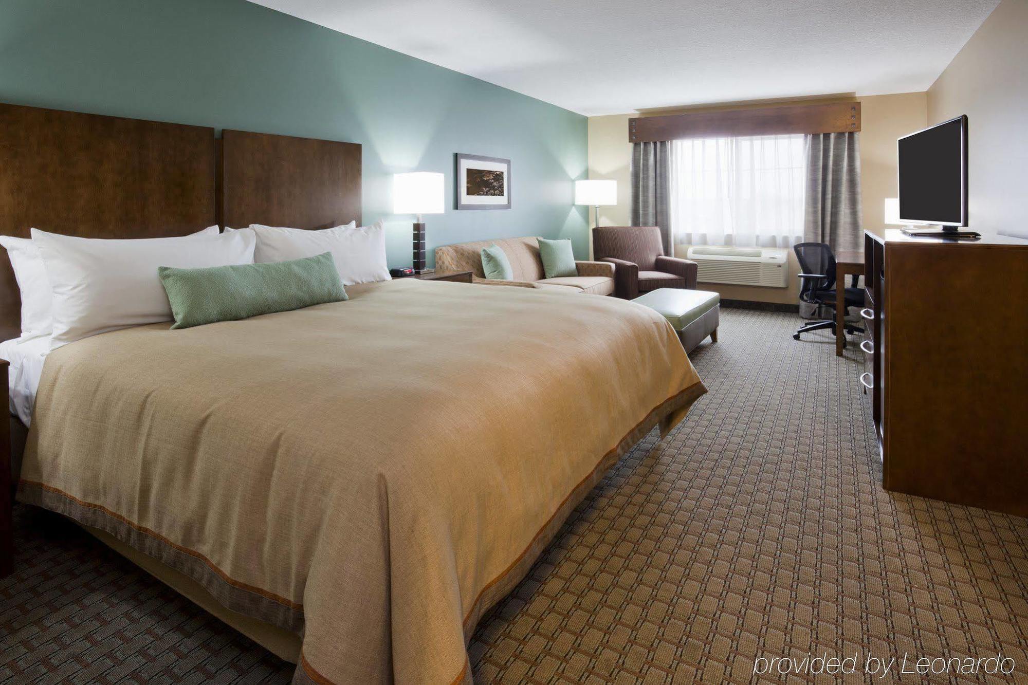 Grandstay Hotel & Suites Delano Exterior photo